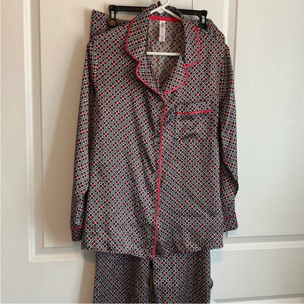 Gillian & O’Malley loungewear set